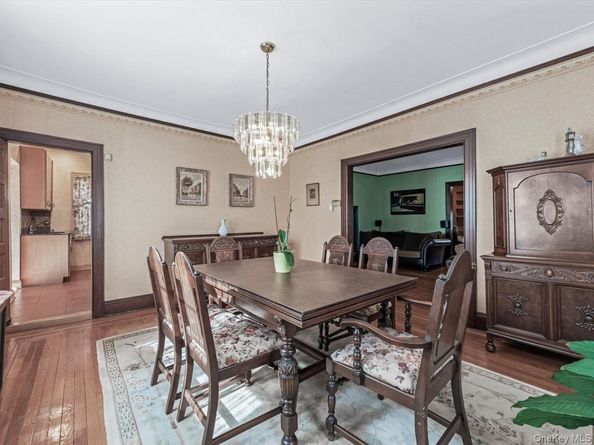 186-34 Henley Road, Jamaica Estates NY 11432