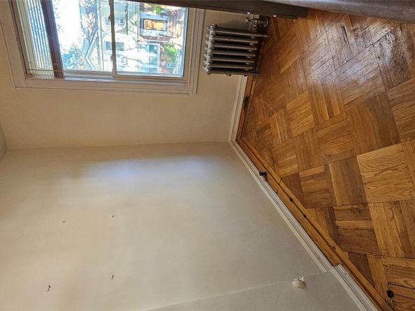 7854 75th Street, Glendale NY 11385