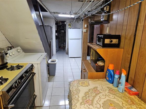 7854 75th Street, Glendale NY 11385