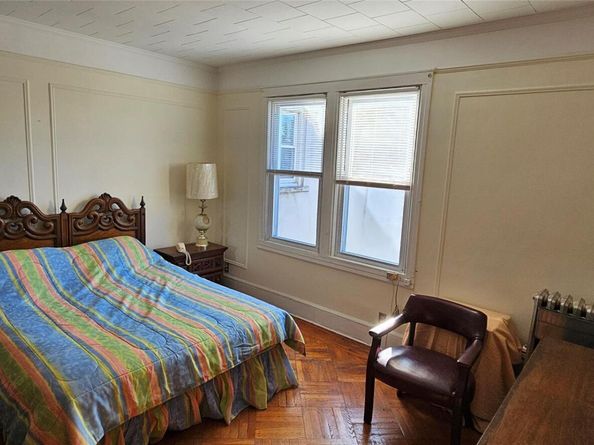 7854 75th Street, Glendale NY 11385