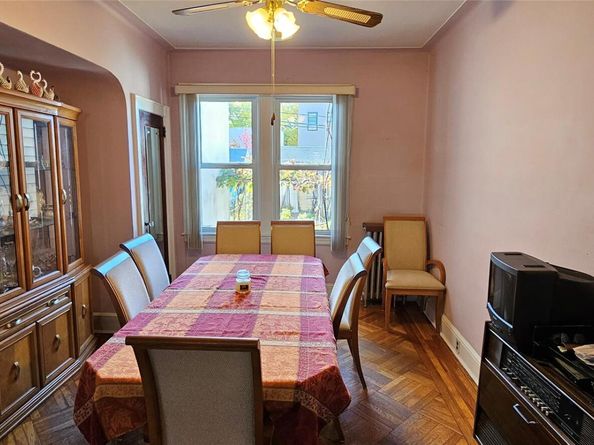 7854 75th Street, Glendale NY 11385