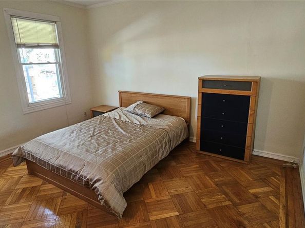 7854 75th Street, Glendale NY 11385