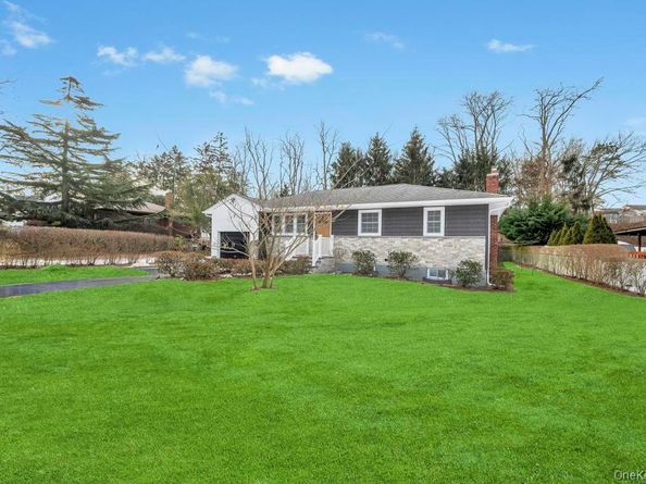 46 Ellen Place, Kings Park NY 11754