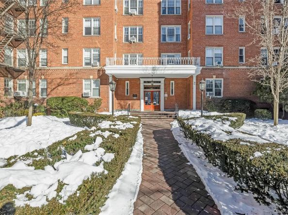 68-37 108 Street 6L, Forest Hills NY 11375