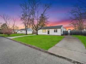 27 Ash Street, Central Islip NY 11722