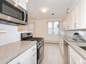 25 Canterbury Road 2F, Great Neck NY 11021