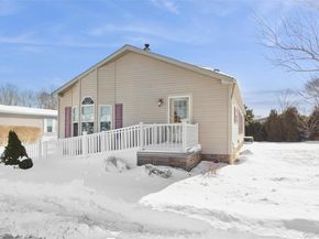 1661 Old Country Road 353, Riverhead NY 11901