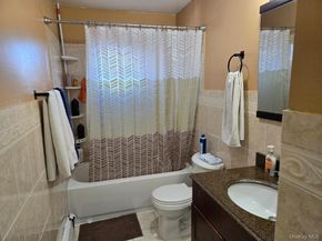 1005 Broadway, Westbury NY 11590