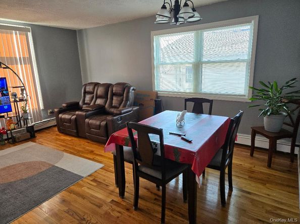 1005 Broadway, Westbury NY 11590