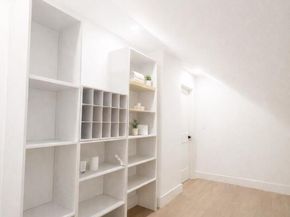 15 Bond Lane, Hicksville NY 11801