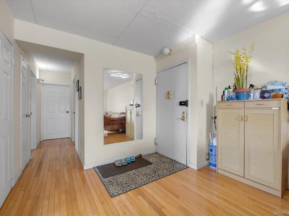 14477 Roosevelt Avenue 5C, Flushing NY 11354