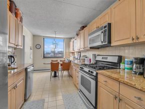 14477 Roosevelt Avenue 5C, Flushing NY 11354