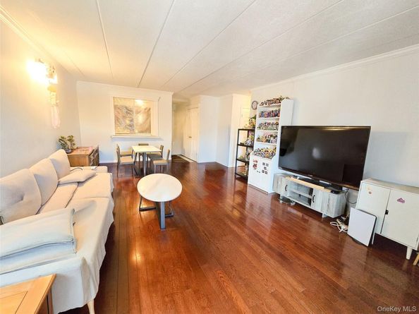 38-08 147th Street 4B, Flushing NY 11354