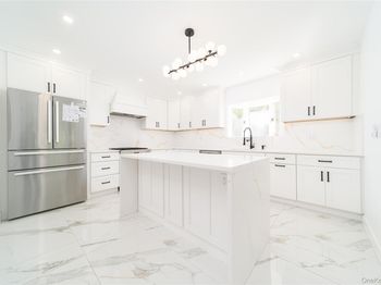 8632 Midland Parkway