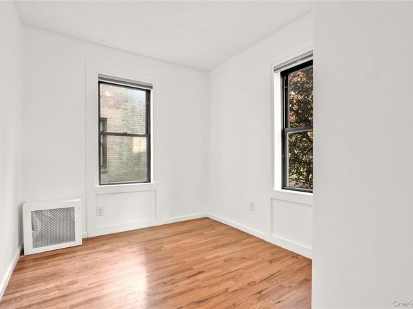 21-28 35th 2A, Astoria NY 11105
