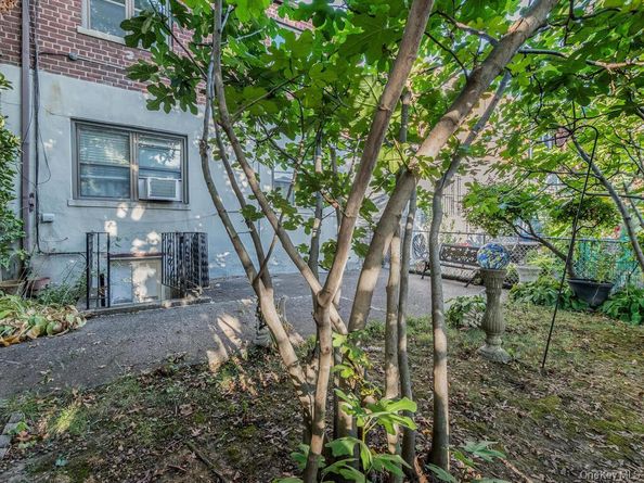 1863 Williamsbridge Road, Bronx NY 10461