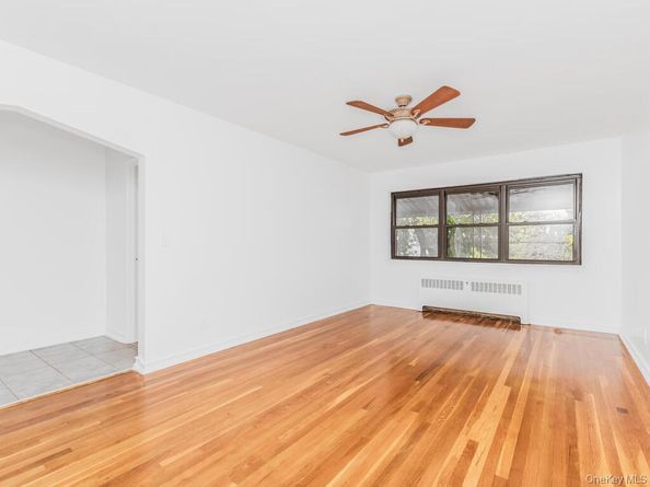 1863 Williamsbridge Road, Bronx NY 10461