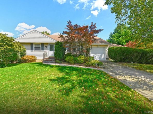 1483 Crown Street, Wantagh NY 11793