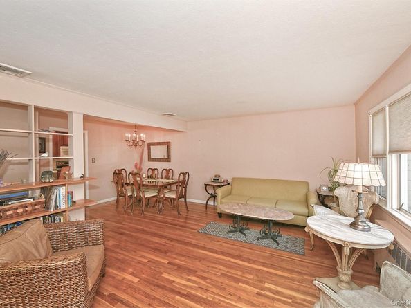 1483 Crown Street, Wantagh NY 11793