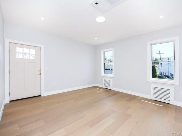 20 Genevieve Place, Great Neck NY 11021