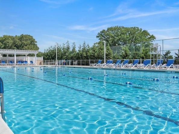 269-10 Grand Central Parkway 27T, Floral Park NY 11005