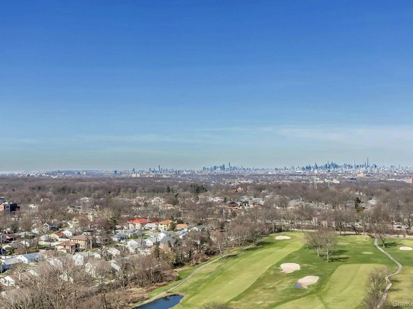 269-10 Grand Central Parkway 27T, Floral Park NY 11005