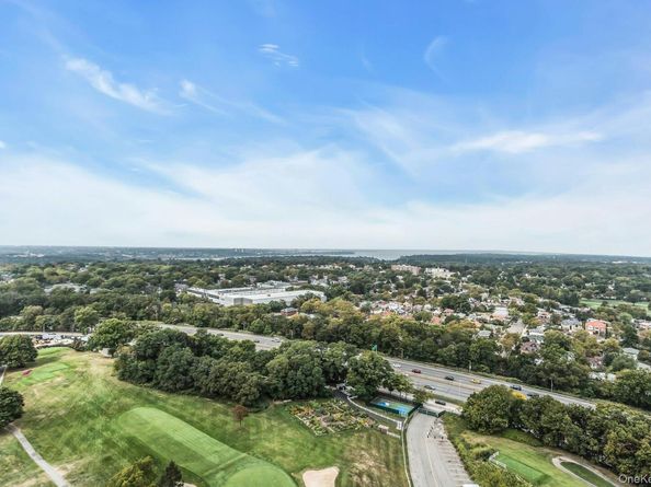 269-10 Grand Central Parkway 27T, Floral Park NY 11005