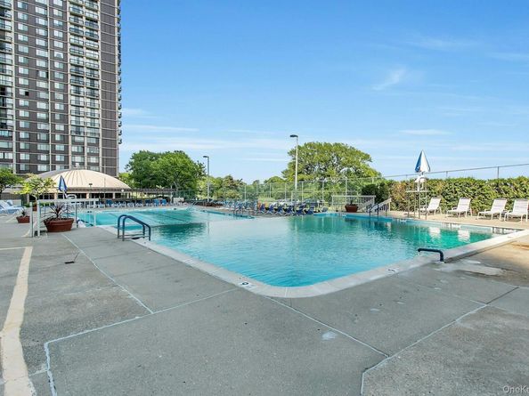 269-10 Grand Central Parkway 27T, Floral Park NY 11005