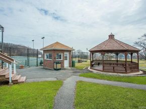 269-10 Grand Central Parkway 27T, Floral Park NY 11005