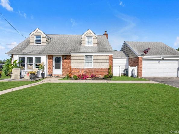 95 Wheeler Avenue, Valley Stream NY 11580