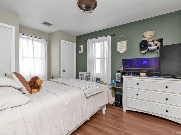 95 Wheeler Avenue, Valley Stream NY 11580