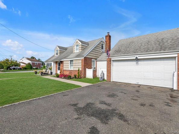 95 Wheeler Avenue, Valley Stream NY 11580