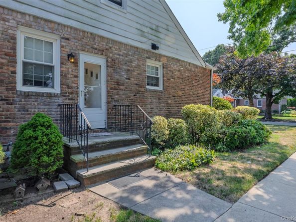 1218 Terrace Boulevard, New Hyde Park NY 11040