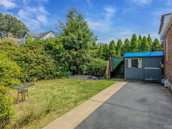 1218 Terrace Boulevard, New Hyde Park NY 11040
