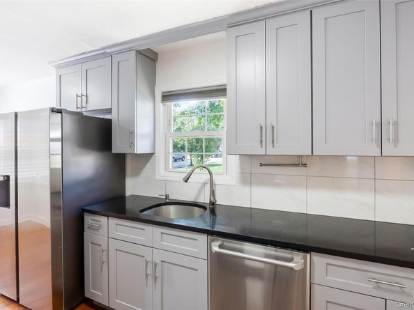 1218 Terrace Boulevard, New Hyde Park NY 11040