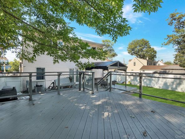 9 Pine Lane, Valley Stream NY 11581