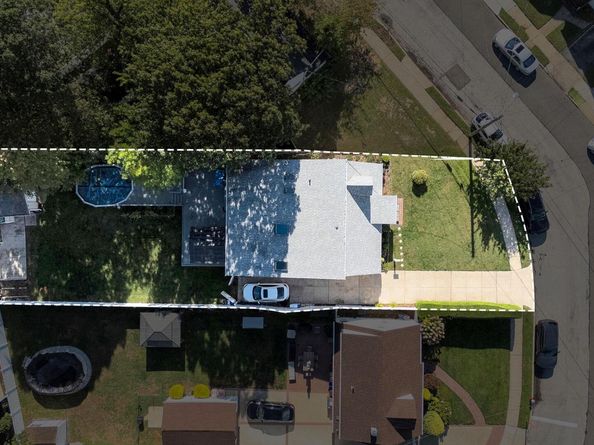 9 Pine Lane, Valley Stream NY 11581