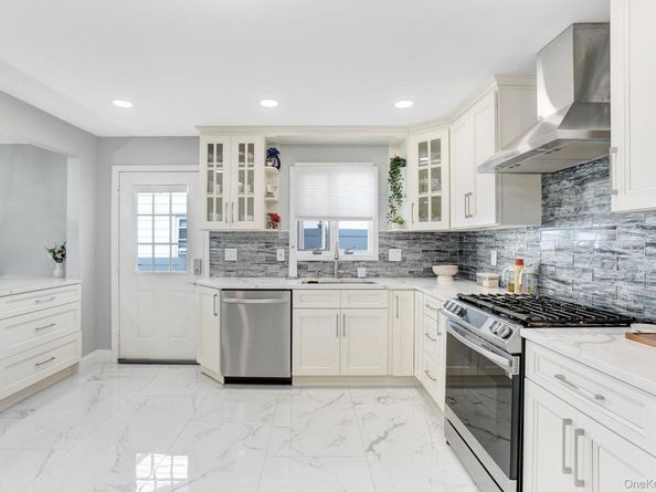 9 Pine Lane, Valley Stream NY 11581