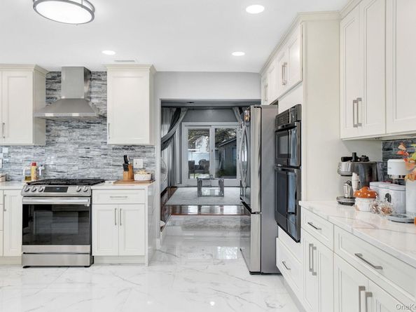 9 Pine Lane, Valley Stream NY 11581