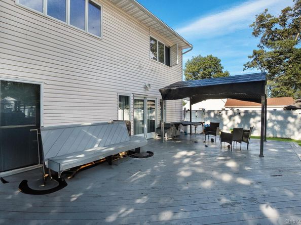 9 Pine Lane, Valley Stream NY 11581