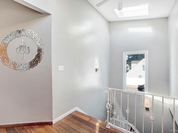 9 Pine Lane, Valley Stream NY 11581