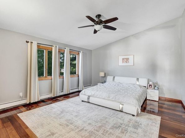 9 Pine Lane, Valley Stream NY 11581