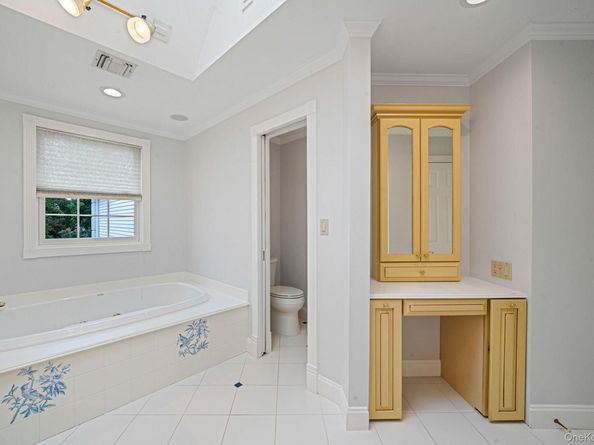 52 Hamlet Drive 52, Commack NY 11725