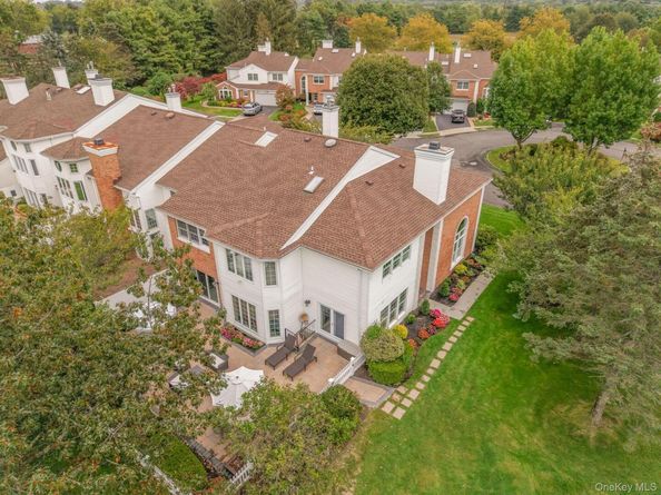 52 Hamlet Drive 52, Commack NY 11725