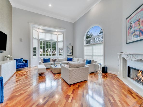 52 Hamlet Drive 52, Commack NY 11725