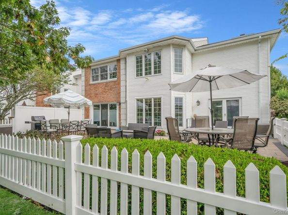 52 Hamlet Drive 52, Commack NY 11725