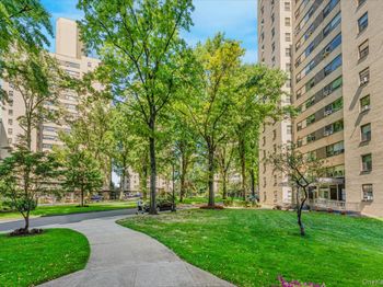 9 Fordham Hill Oval