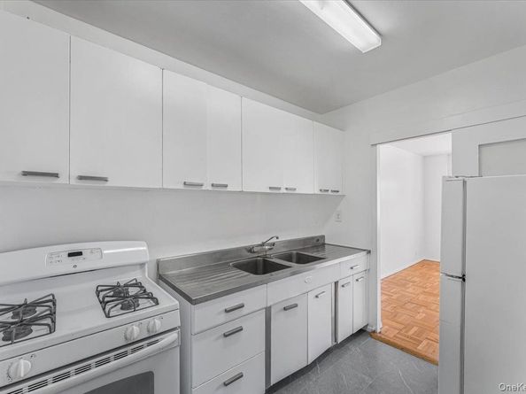 9 Fordham Hill Oval 112E, Bronx NY 10468