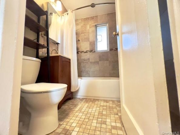 216-37 68 Avenue 2, Oakland Gardens NY 11364