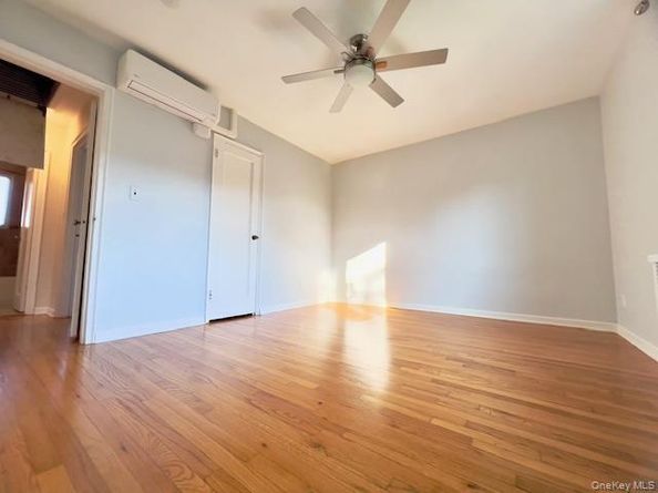 216-37 68 Avenue 2, Oakland Gardens NY 11364